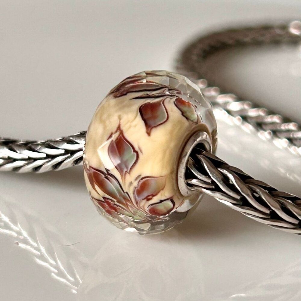 TROLLBEADS Swaying Leaves Facet LAA 925S & Macrow Smooth Smoky Brown Quartz - Picture 9 of 9